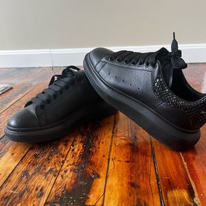 Alexander McQueen all black size 42